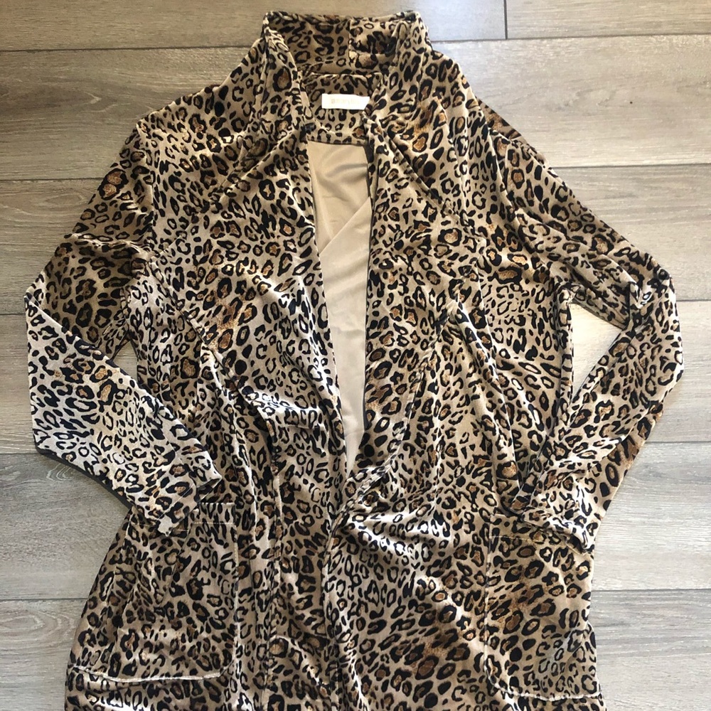 Amaryllis leopard velvet cardigan/blazer